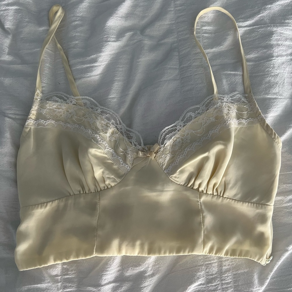 Cutie little yellow princess Polly top